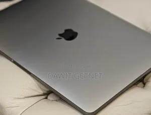 New Laptop Apple MacBook Pro 2019 16GB Intel Core I7 SSD 256GB