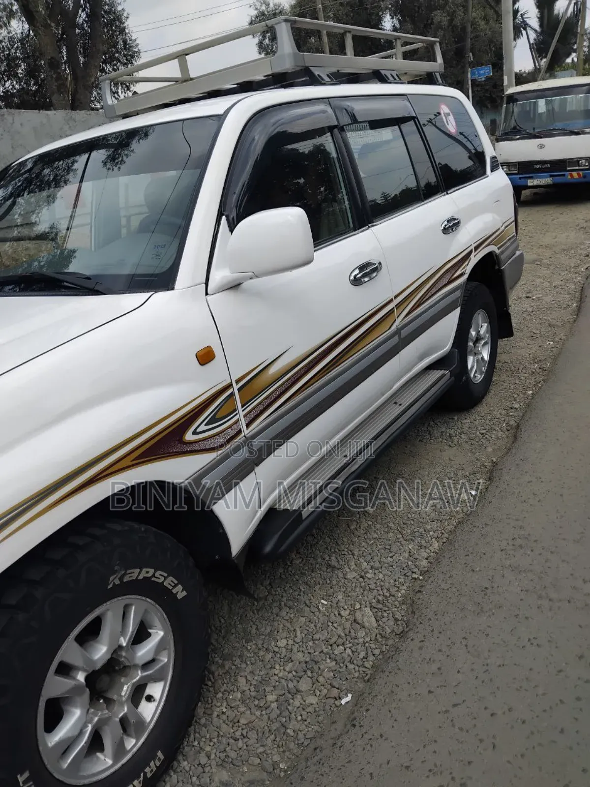 Toyota Land Cruiser 2002 White