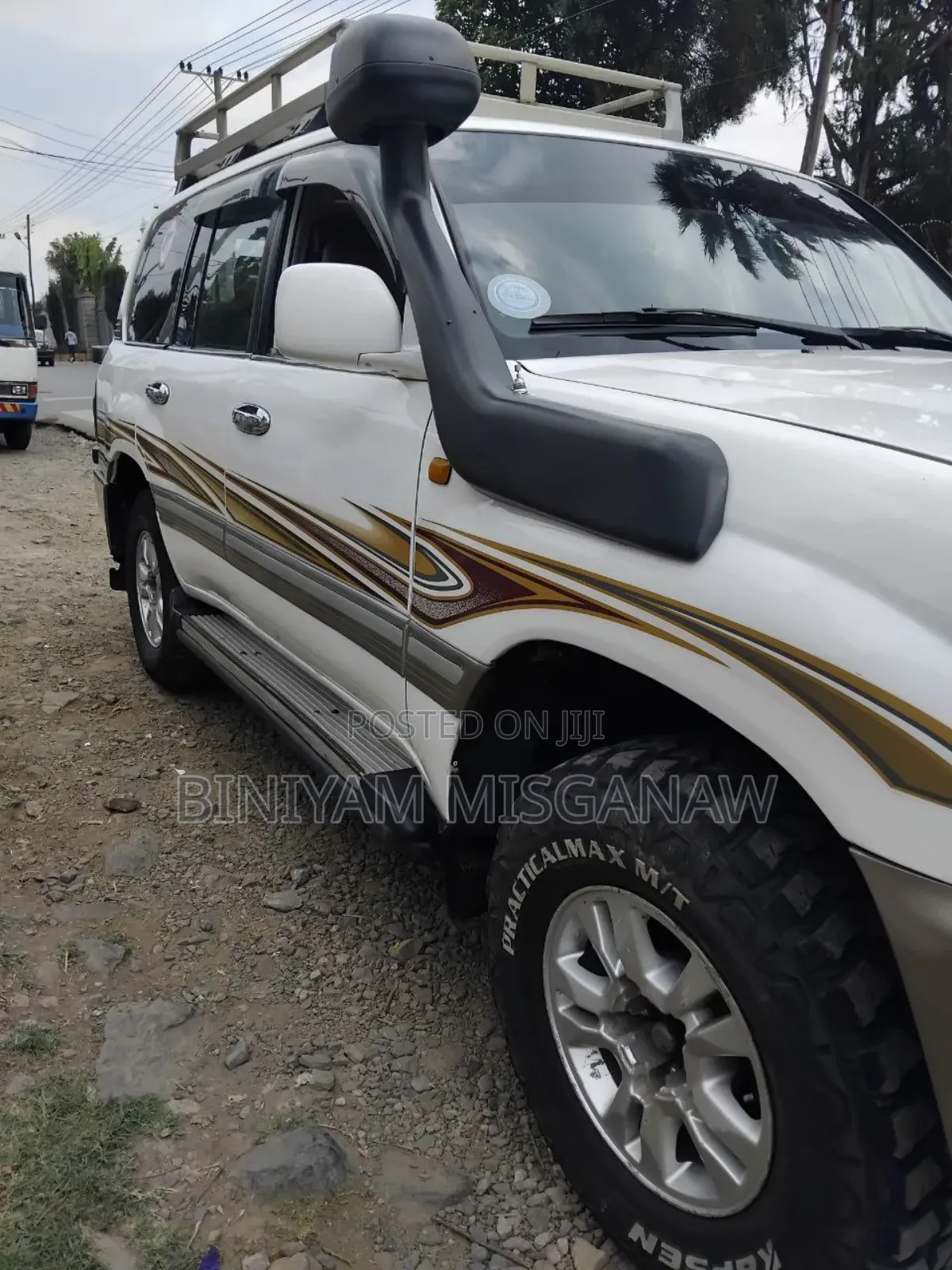 Toyota Land Cruiser 2002 White