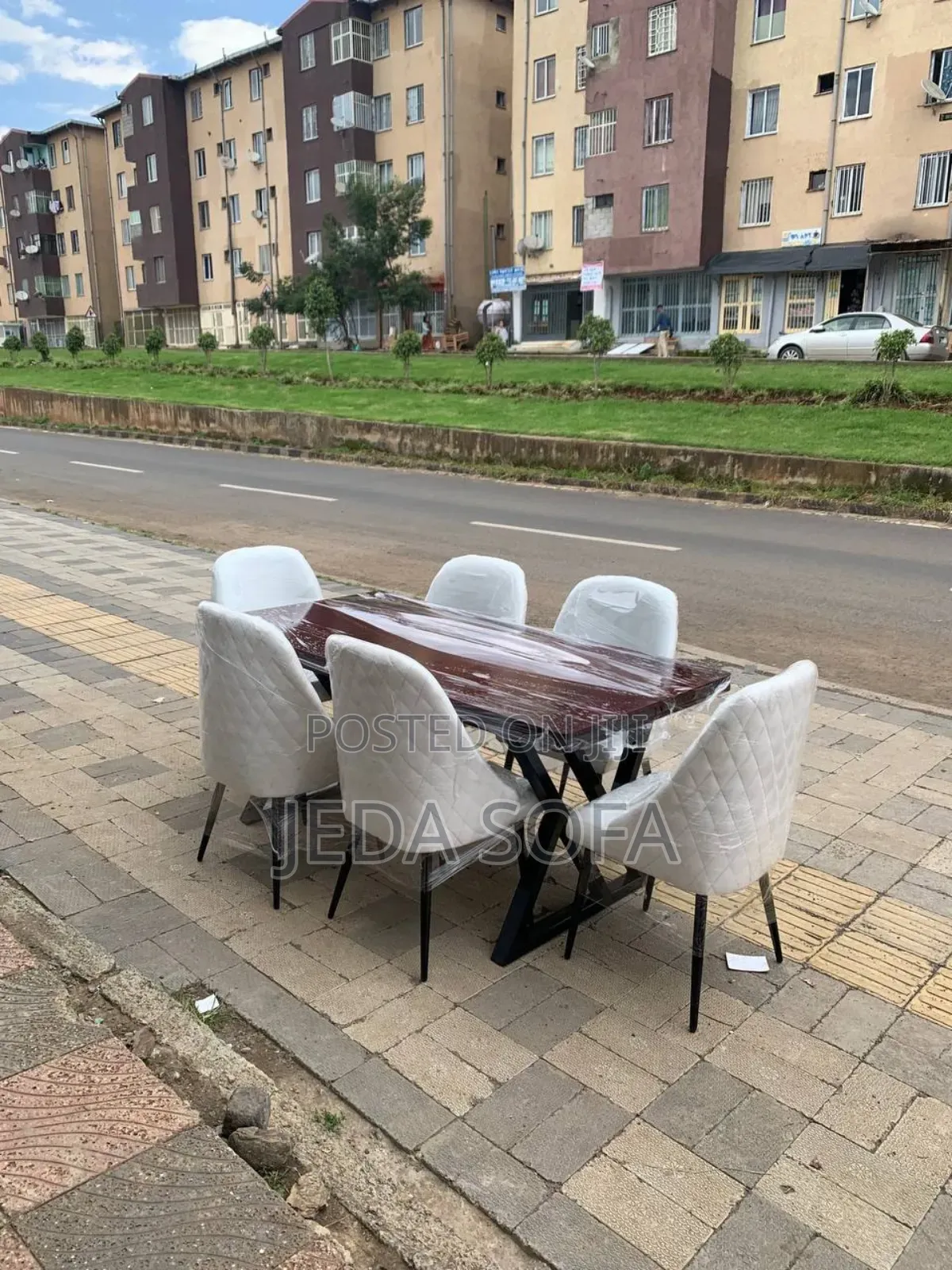 Hoke Top Dining Table 6 Seat