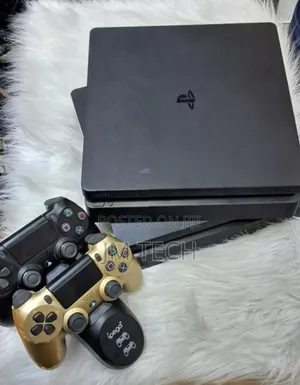 Usa Standard Playstation 4 በርካታ ጌሞች የተጫነበት