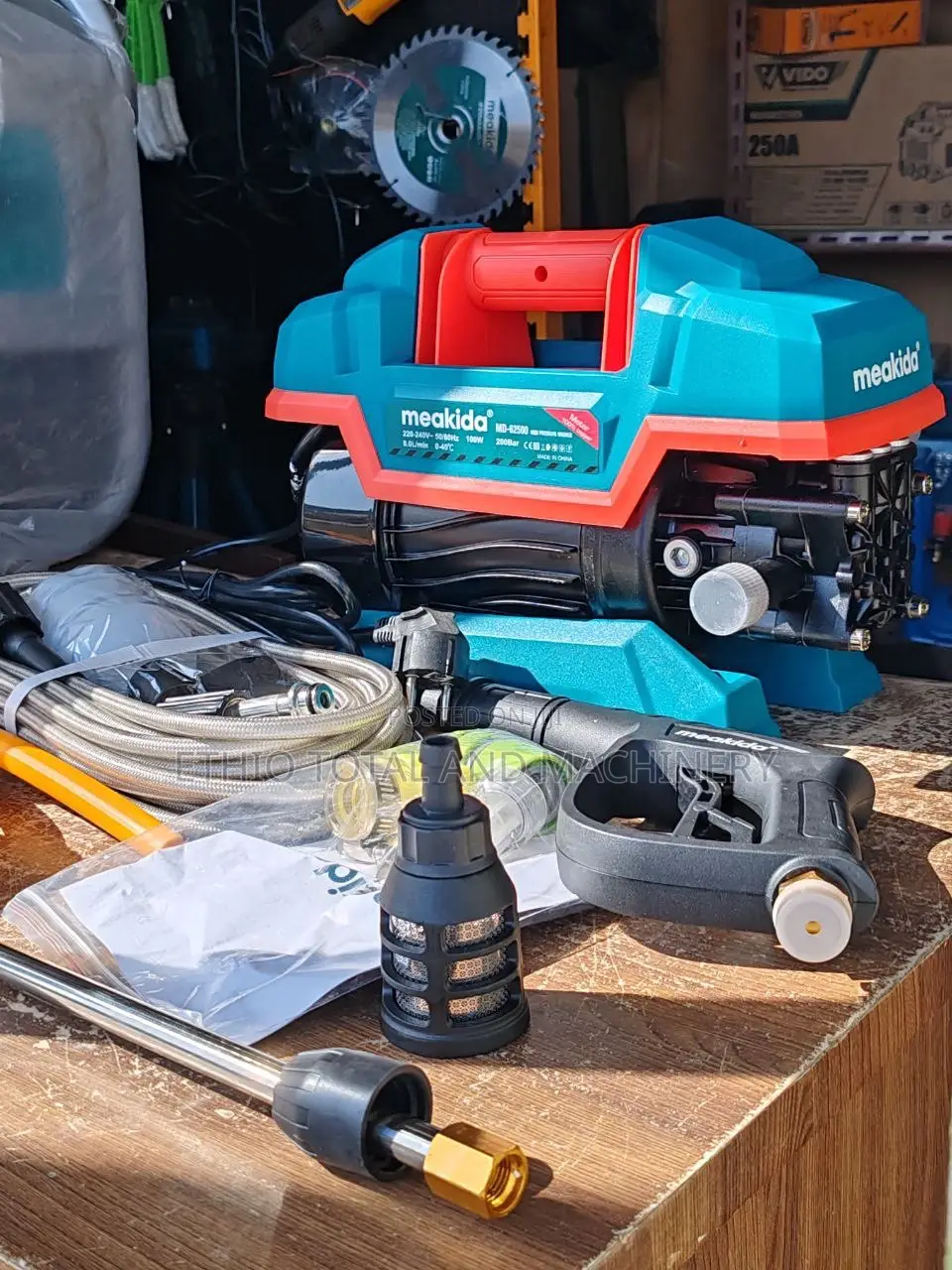 Meakida High-Pressure Washer.