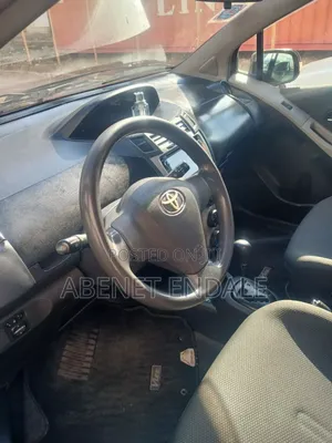 Toyota Yaris 2010 Red