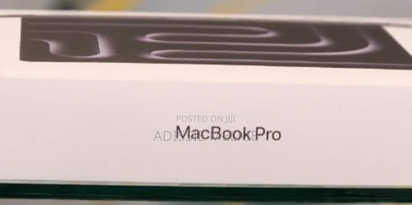 New Laptop Apple Macbook Pro 2025 M5 14-Inch 16GB Apple M5 SSD 512GB