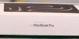 New Laptop Apple Macbook Pro 2025 M5 14-Inch 16GB Apple M5 SSD 512GB