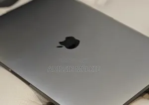 New Laptop Apple MacBook Pro 2019 16GB Intel Core I7 SSD 256GB