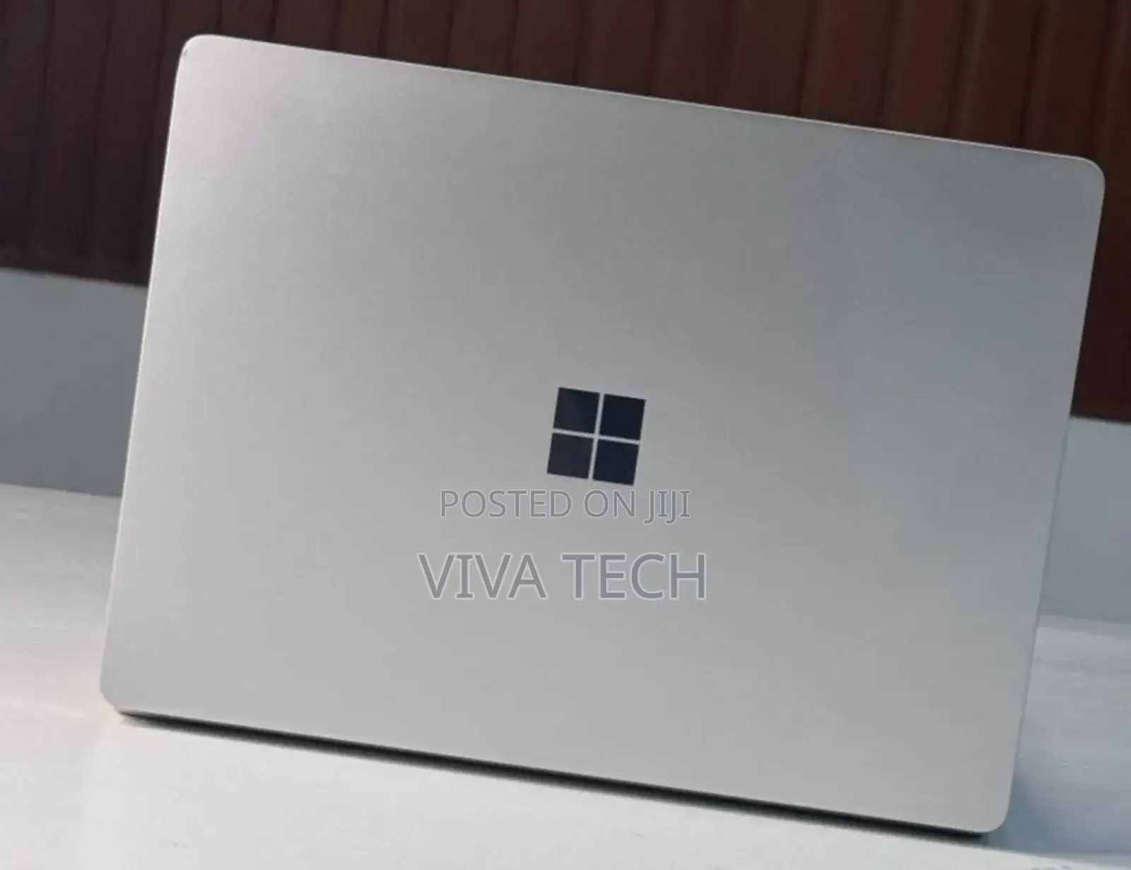 New Laptop Microsoft Surface Laptop Go 8GB Intel Core I5 SSD 256GB