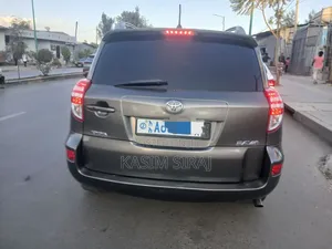 Toyota RAV4 Limited 2011 Gray