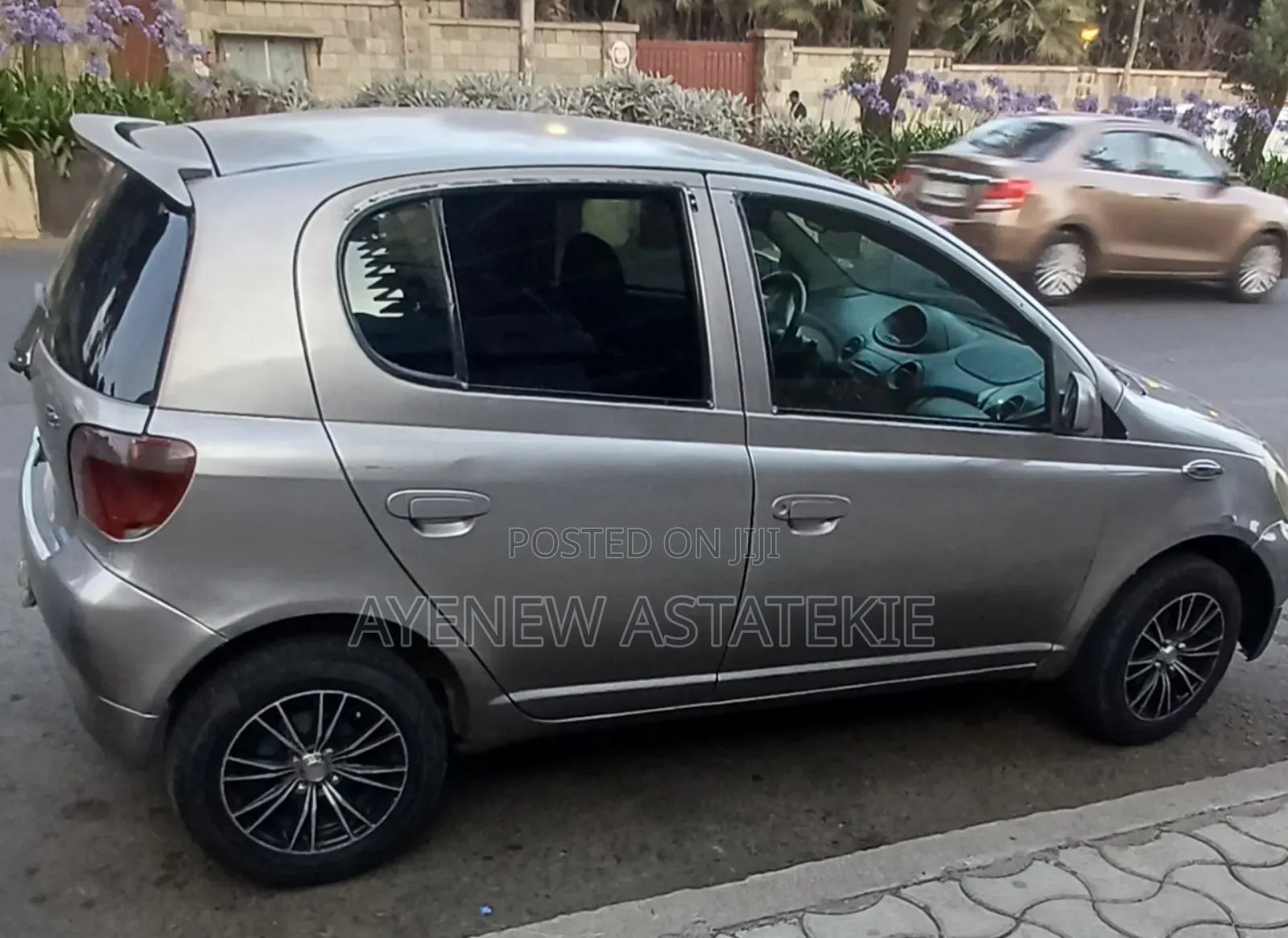 Toyota Vitz 2001 Gray