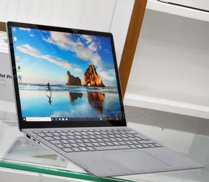 New Laptop Microsoft Surface 16GB Intel Core I7 SSD 256GB