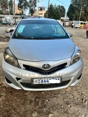 Toyota Yaris 2012 Silver