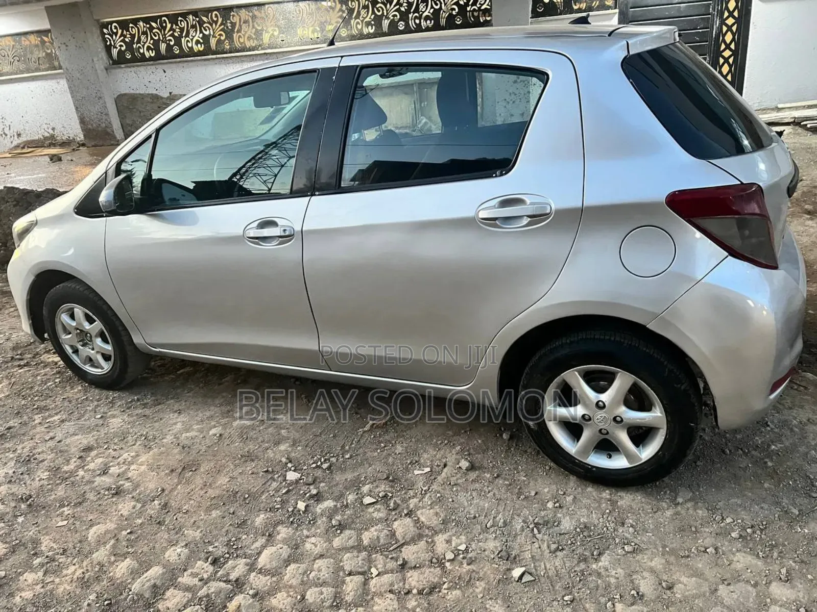 Toyota Yaris 2012 Silver