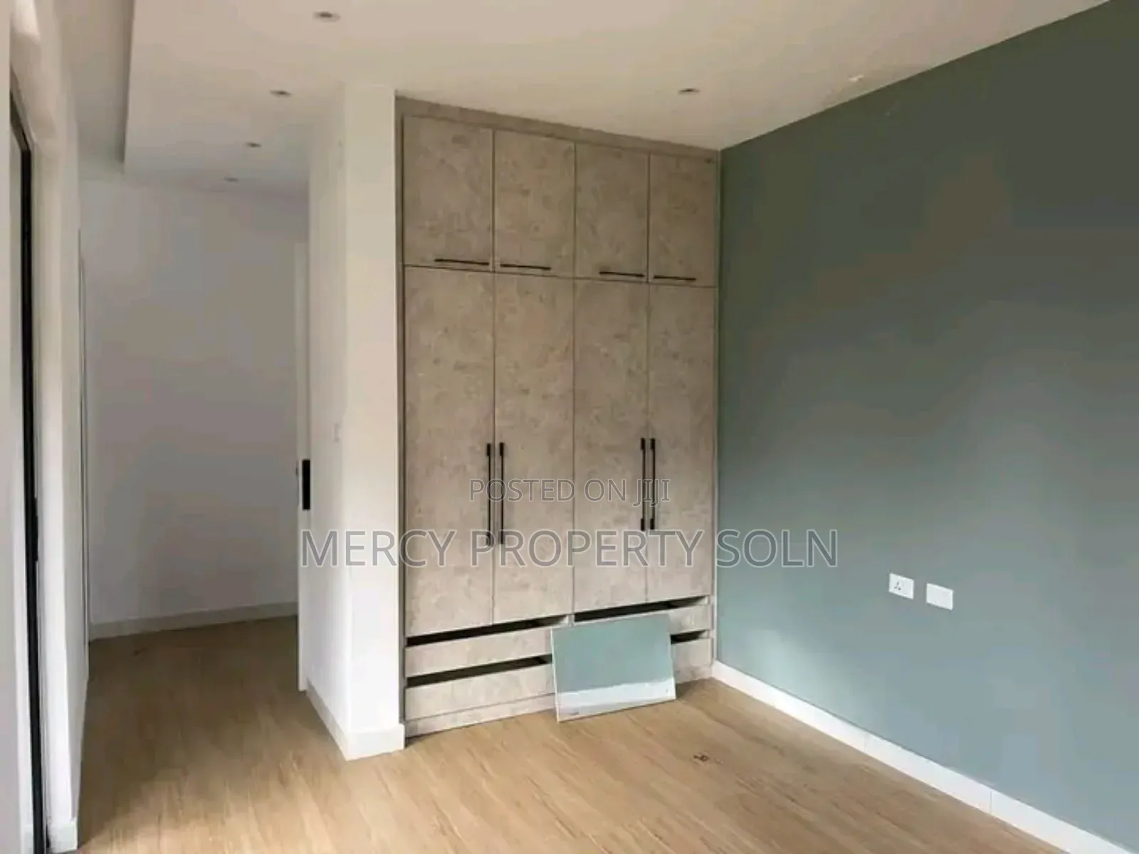 Furnished 9bdrm House in Bole for sale