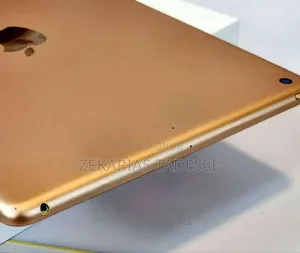 New Apple iPad 9.7 32 GB Silver