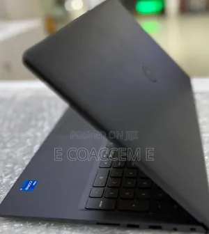 New Laptop Dell Vostro 3520 16GB Intel Core I5 SSD 512GB