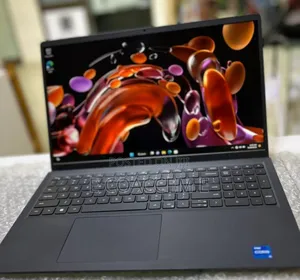 New Laptop Dell Vostro 3520 16GB Intel Core I5 SSD 512GB