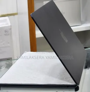 New Laptop Apple MacBook Air 2025 M4 13-Inch 16GB Apple M4 SSD 256GB