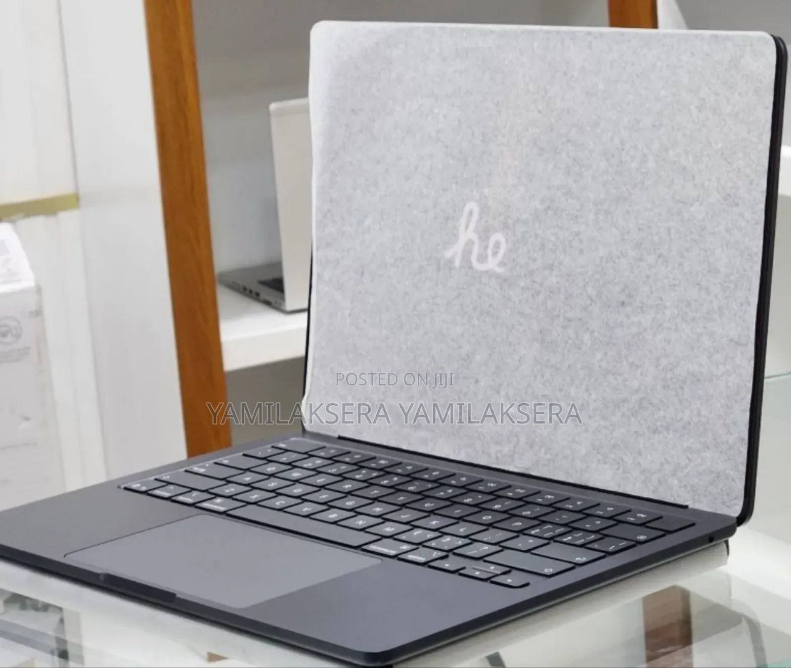 New Laptop Apple MacBook Air 2025 M4 13-Inch 16GB Apple M4 SSD 256GB