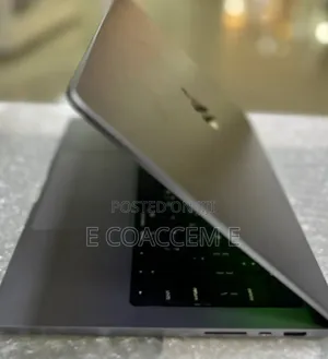 New Laptop Apple MacBook Pro M1 16GB Apple M1 Pro SSD 512GB