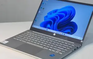New Laptop HP EliteBook 830 G8 16GB Intel Core I5 SSD 256GB