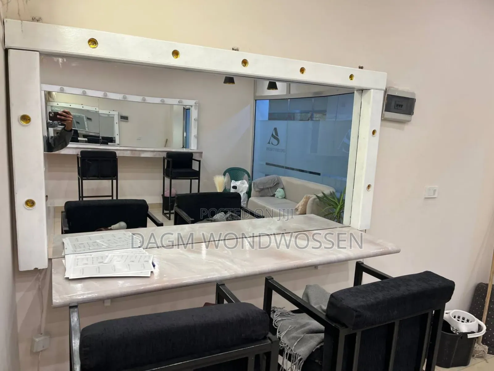 Makeup Studio Furnitures