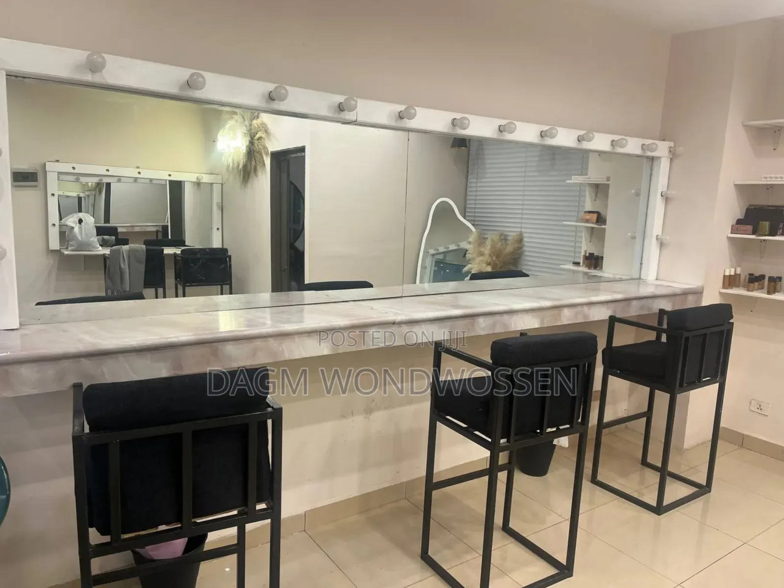 Makeup Studio Furnitures