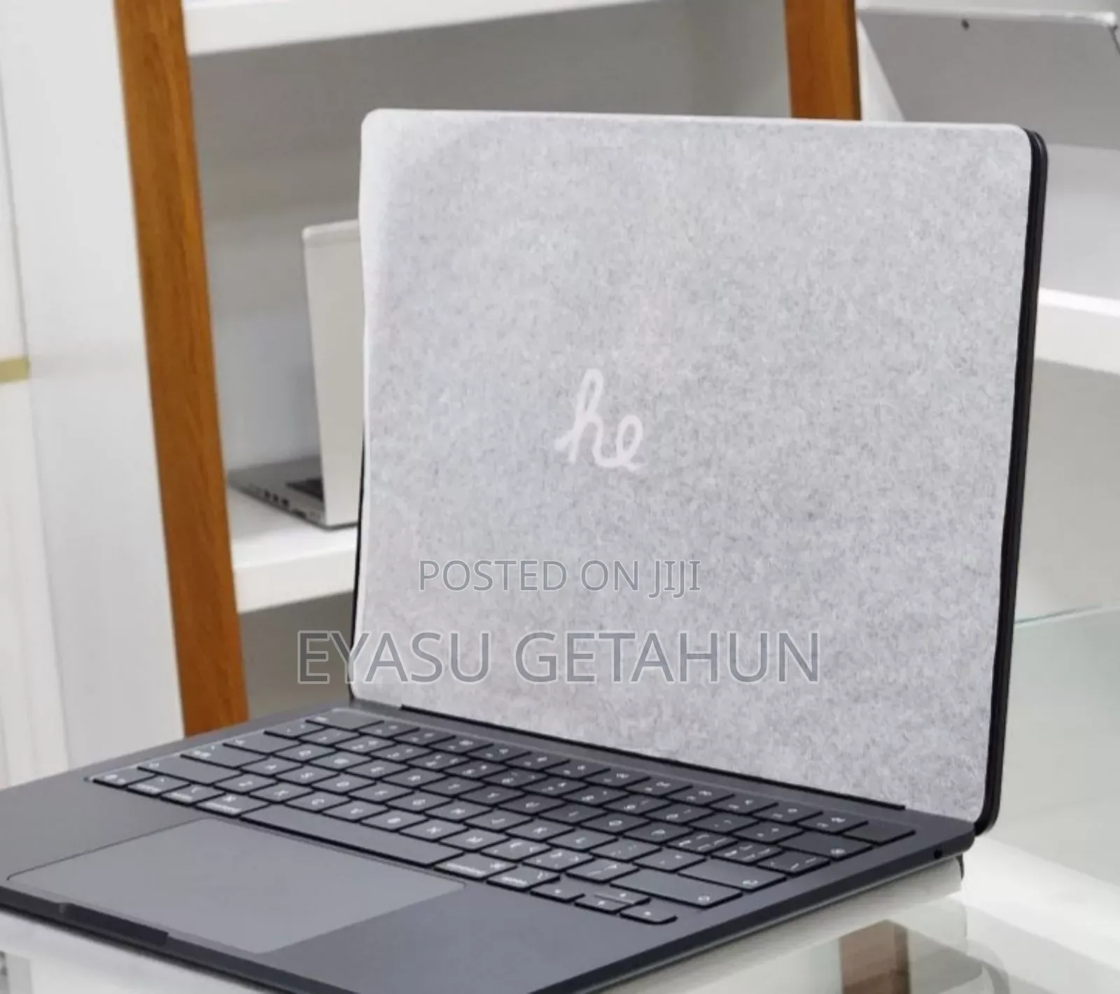 New Laptop Apple MacBook Air 2025 M4 13-Inch 16GB Apple M4 SSD 256GB