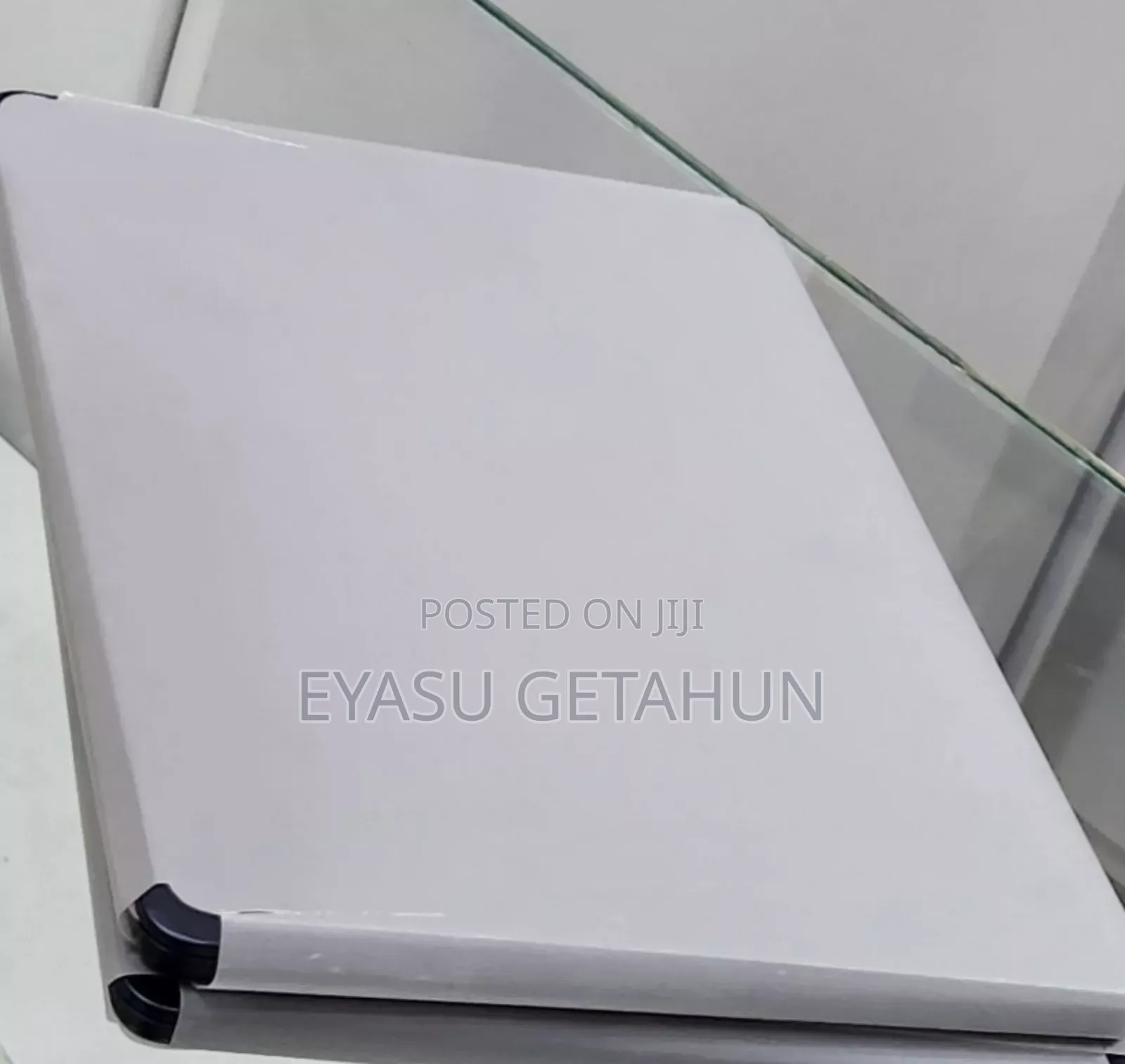 New Laptop Apple MacBook Air 2025 M4 13-Inch 16GB Apple M4 SSD 256GB