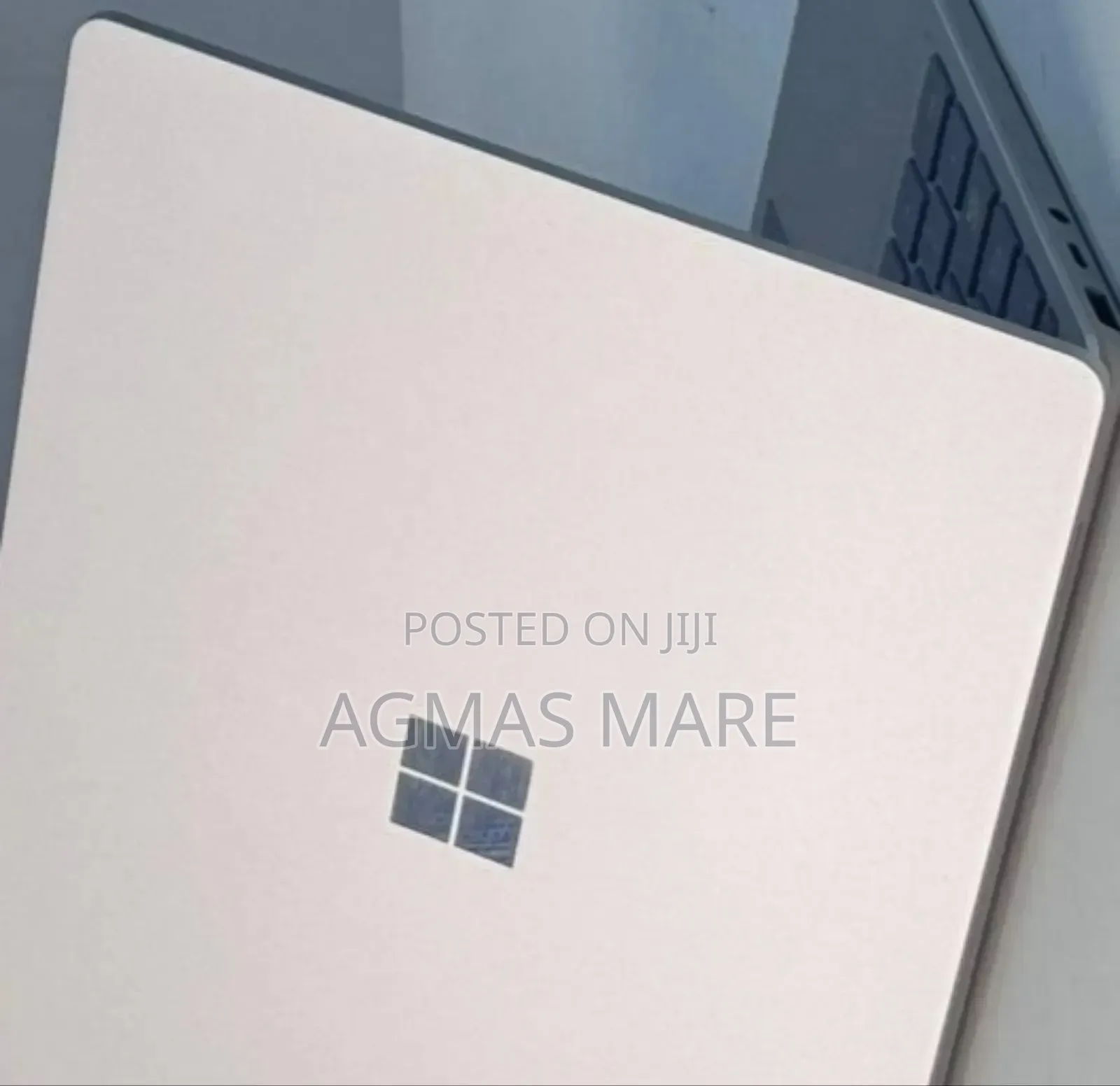 New Laptop Microsoft Surface Laptop Go 8GB Intel Core i5 SSD 256GB