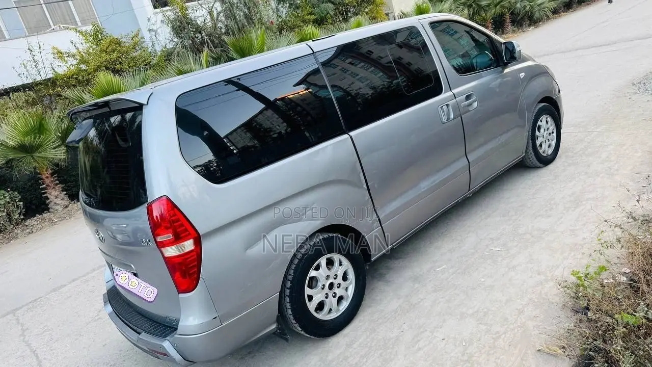 Hyundai Starex 2013 Silver