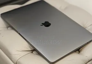 New Laptop Apple MacBook Pro 2019 16GB Intel Core I7 SSD 256GB