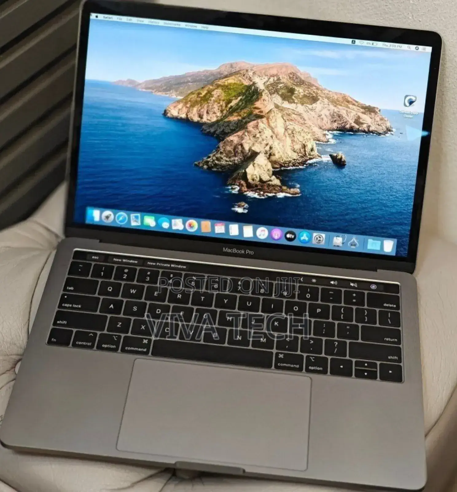 New Laptop Apple MacBook Pro 2019 16GB Intel Core I7 SSD 256GB