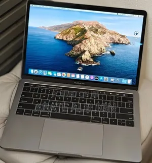 New Laptop Apple MacBook Pro 2019 16GB Intel Core I7 SSD 256GB