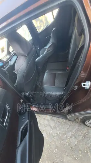 Toyota C-HR 2017 Brown