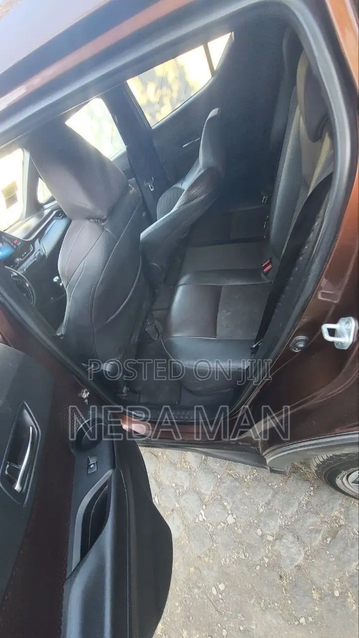 Toyota C-HR 2017 Brown