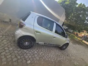Toyota Vitz 2003 Gold