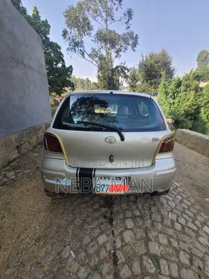 Toyota Vitz 2003 Gold