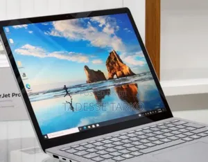 New Laptop Microsoft Surface 16GB Intel Core I7 SSD 256GB