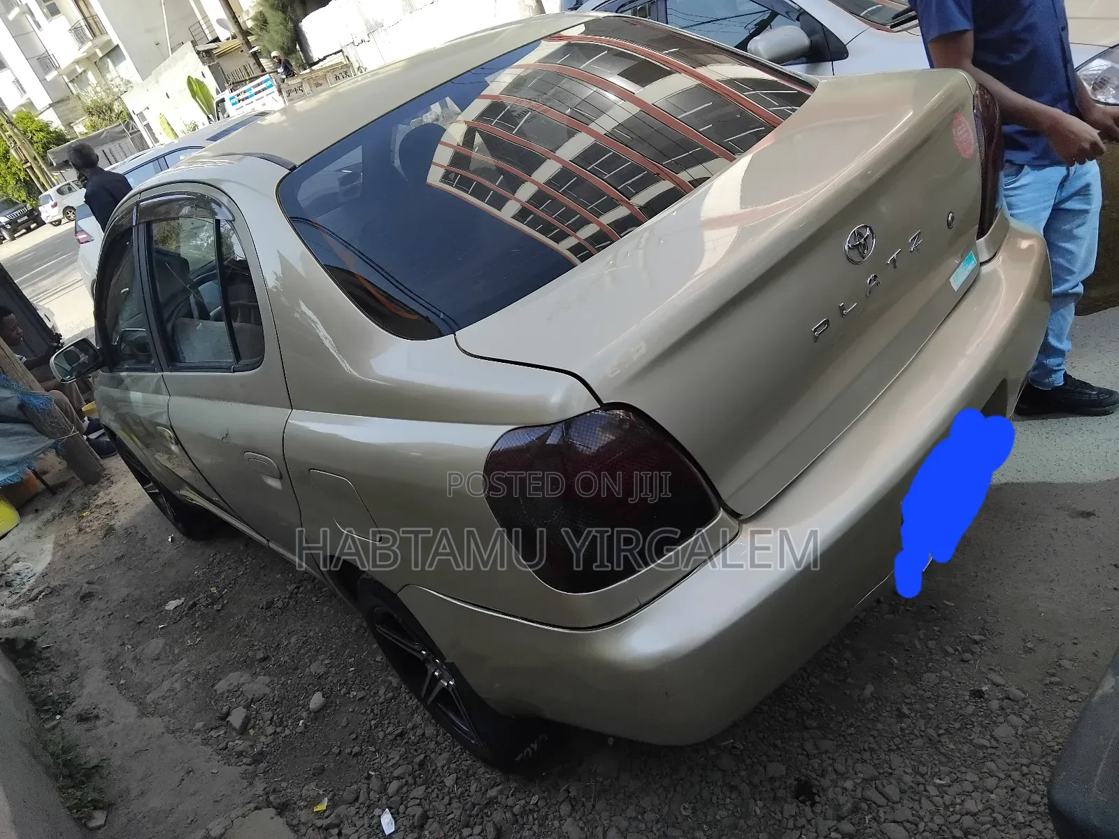 Toyota Platz 2001 Gold