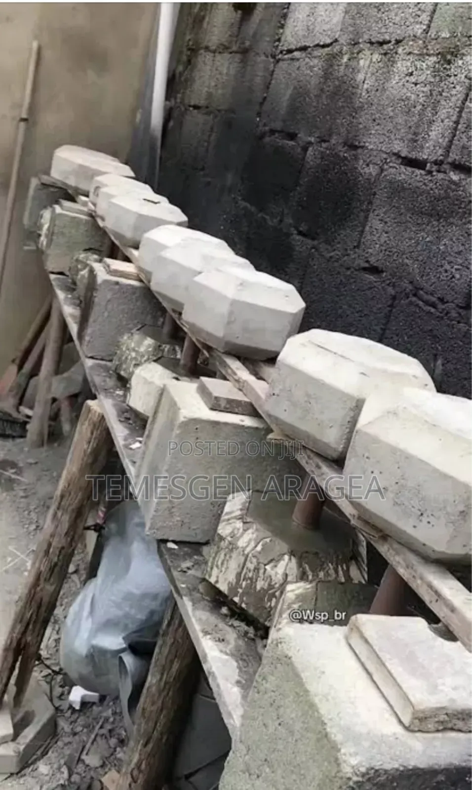 Dumbbell ዳምፔል በሲሚንቶም ሆነ በብረት እንሰራለን በሲሚንቶም 65 ብር በብረት 250 አስተያት ይኖራል