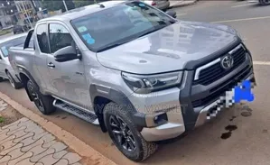 Toyota Hilux 2021 Gray