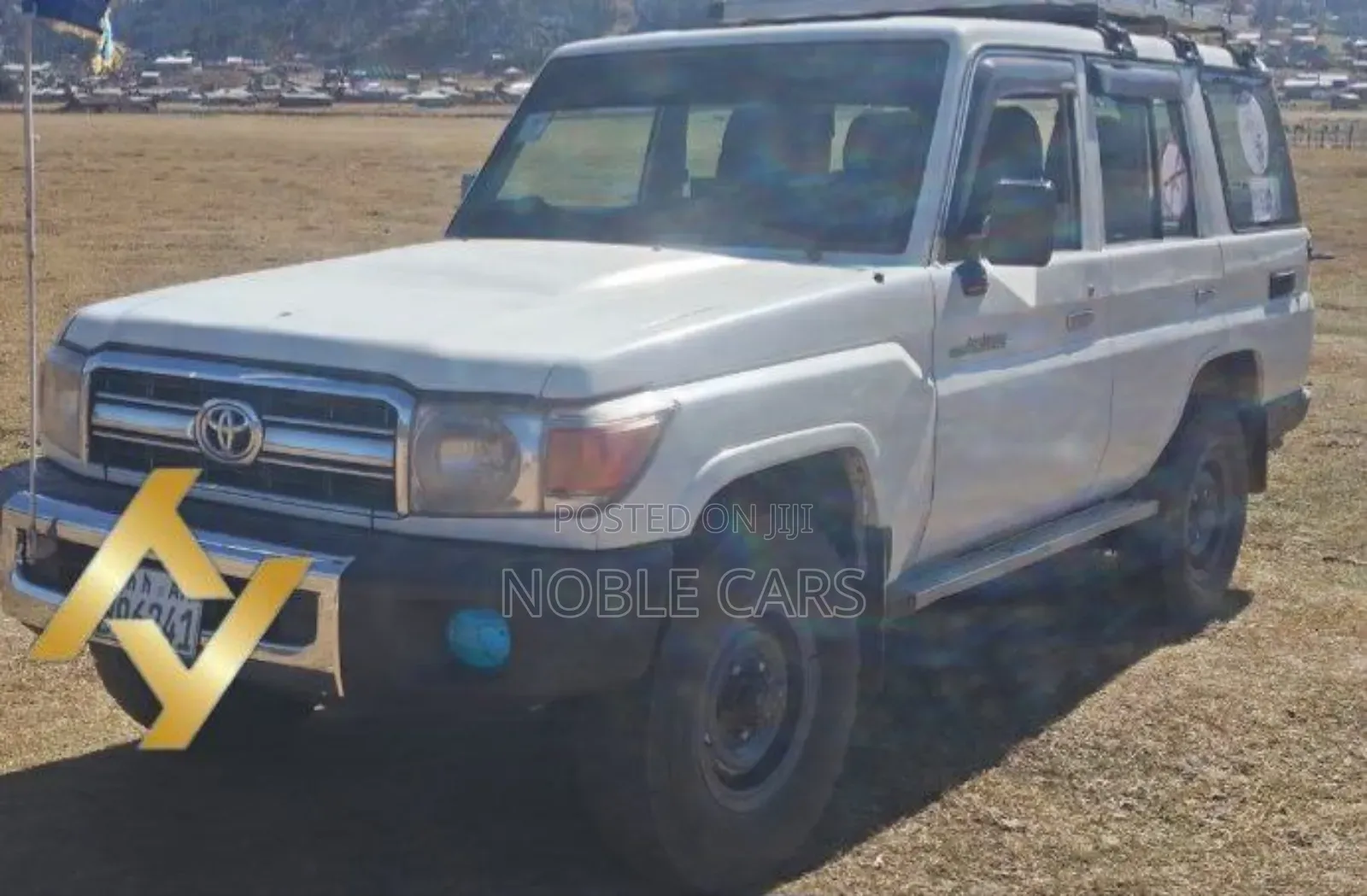 Toyota Land Cruiser 2010 White