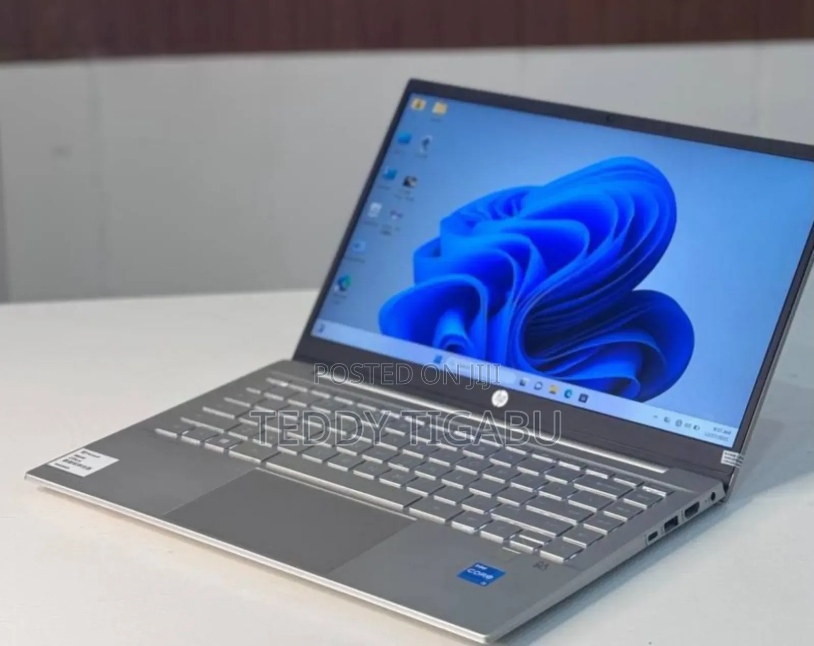 New Laptop HP EliteBook 830 G8 16GB Intel Core I5 SSD 256GB