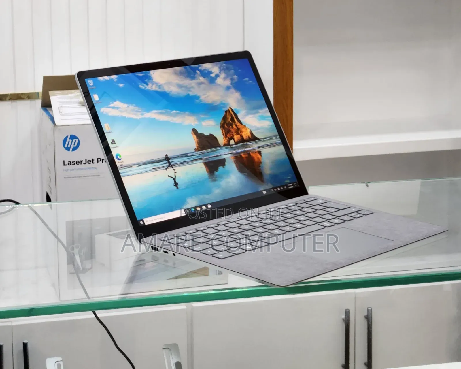 New Laptop Microsoft Surface 16GB Intel Core I7 SSD 256GB