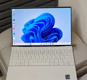 New Laptop Dell XPS 13 9320 32GB Intel Core I7 SSD 1T