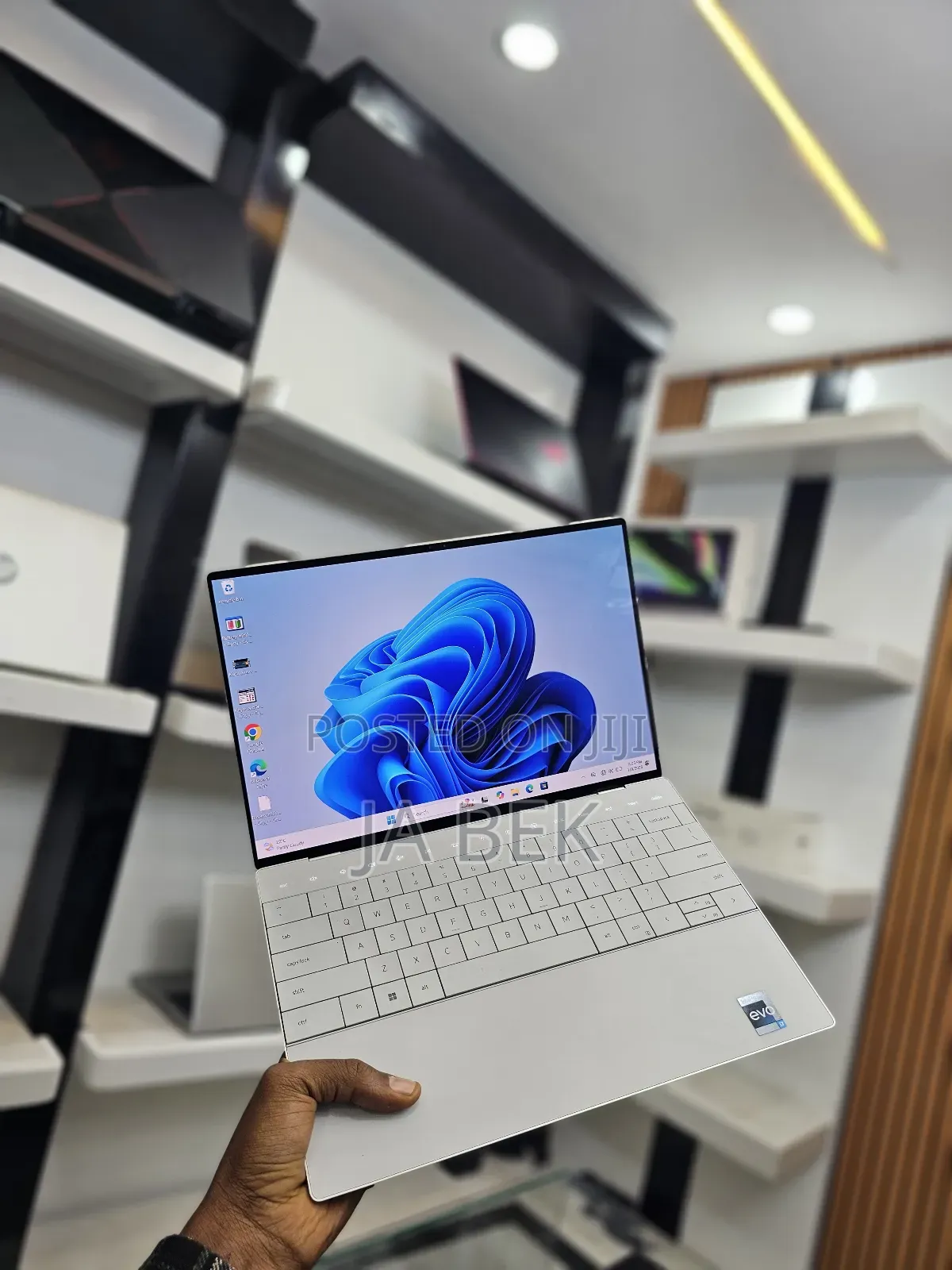 New Laptop Dell XPS 13 32GB Intel Core I7 SSD 1T