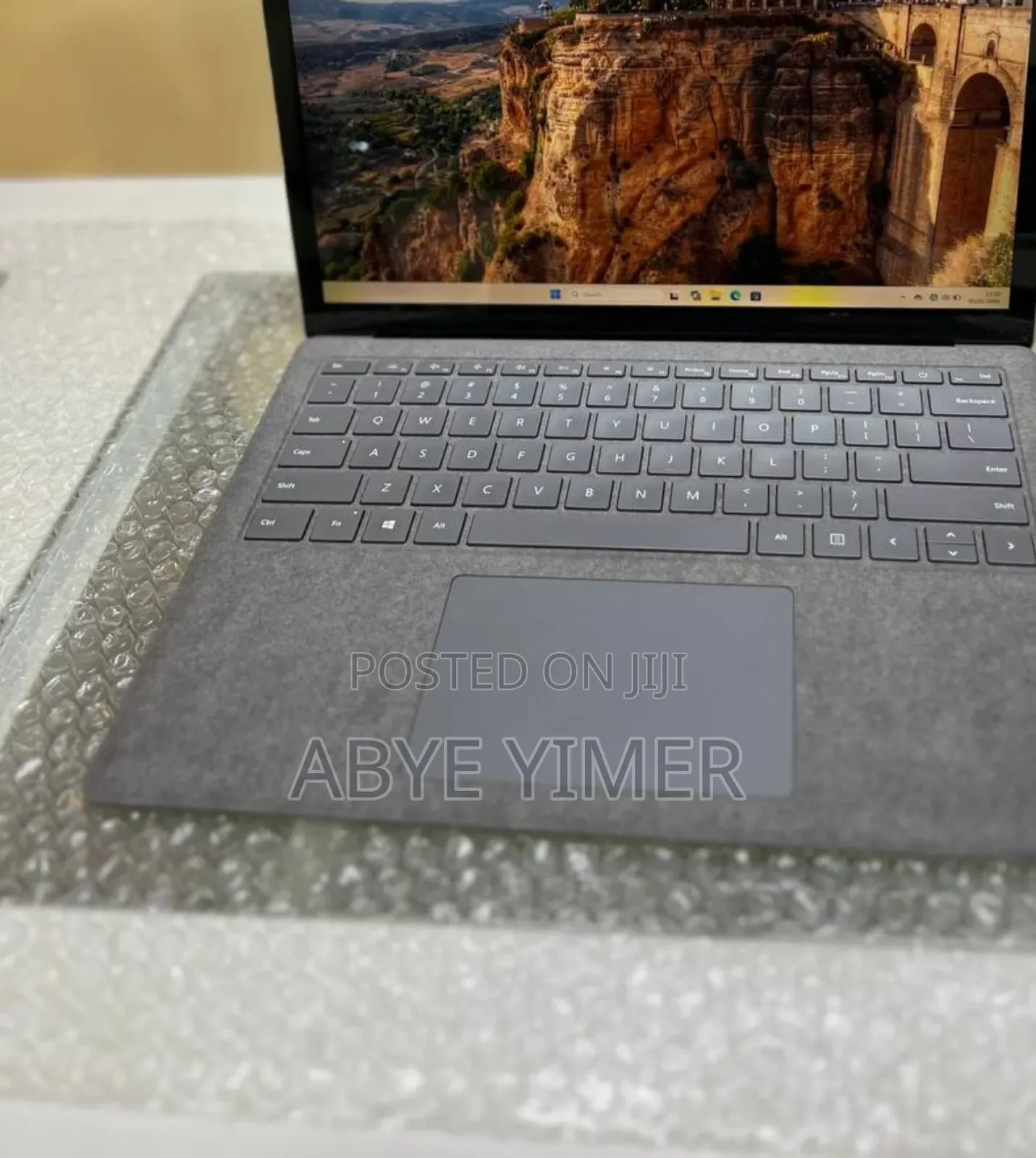 New Laptop Microsoft Surface Pro 7 16GB Intel Core I7 SSD 256GB