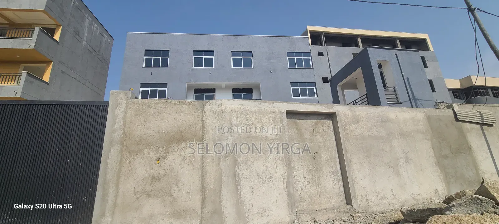 ለሺያጭ የቀረበ መጋዘን