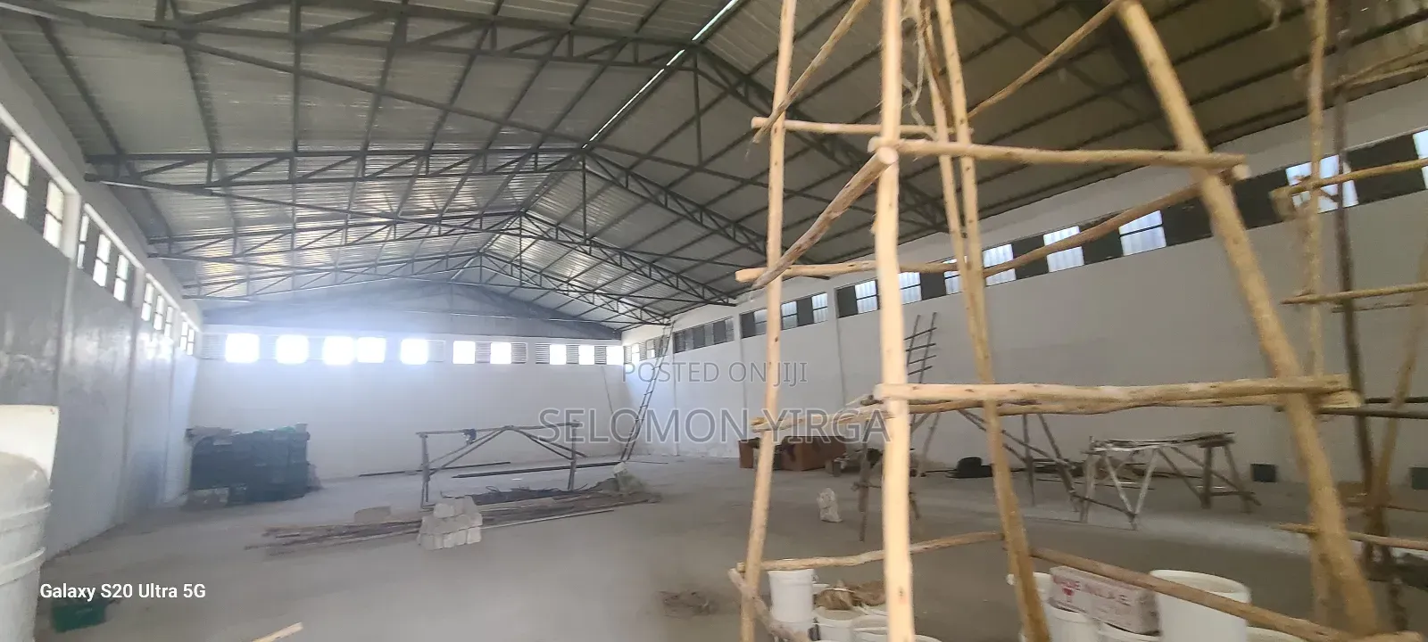 ለሺያጭ የቀረበ መጋዘን