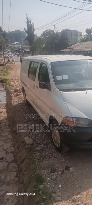 Toyota HiAce 1998 White